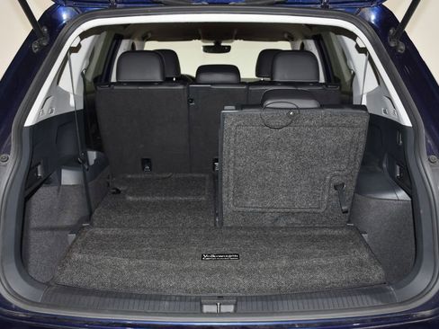 Used 2021 Volkswagen Tiguan SE image 28