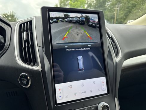 Certified 2024 Ford Edge SEL image 18