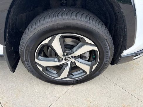 Used 2023 Toyota RAV4 SE w/ Weather & Moonroof Package AWD/4WD image 9