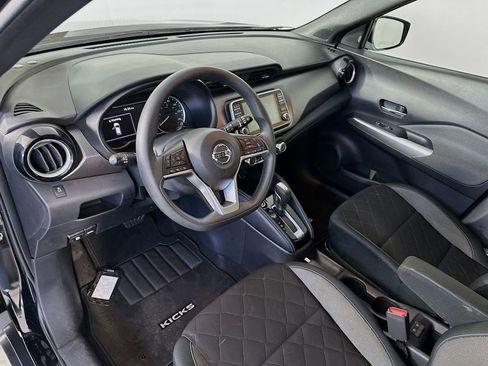 Used 2019 Nissan Kicks SV FWD image 29