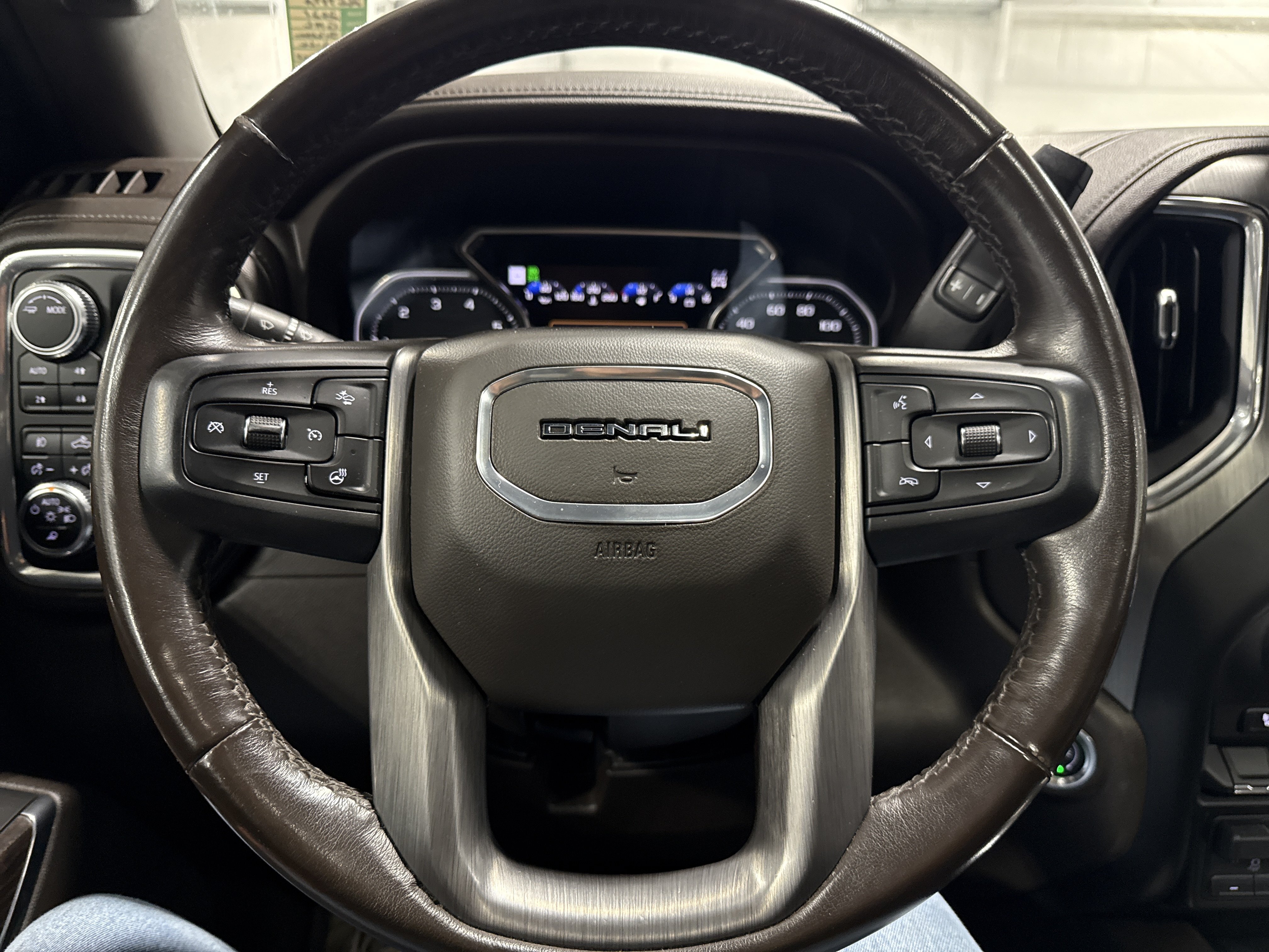 Used 2021 GMC Sierra 2500 Denali w/ Denali Ultimate Package AWD/4WD image 10