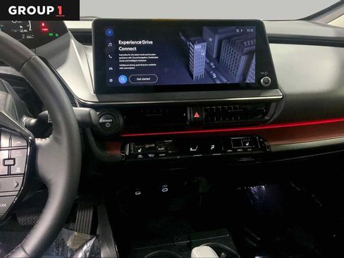 Used 2024 Toyota Prius Prime FWD image 13