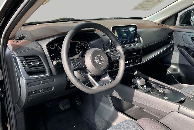 Certified 2023 Nissan Rogue SV FWD image 17