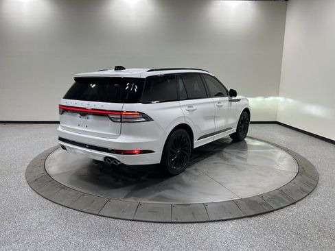 Certified 2025 Lincoln Aviator Reserve w/ Equipment Group 201A image 6