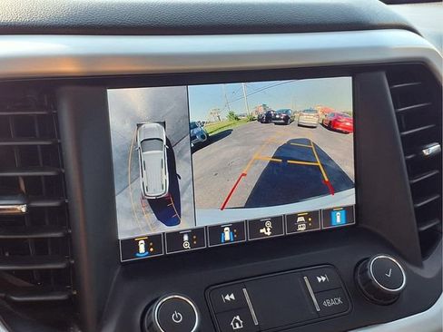 Certified 2021 GMC Acadia SLT w/ Elevation Edition FWD image 8