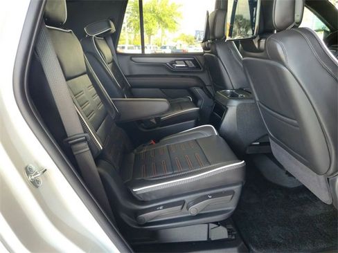 Used 2026 GMC Yukon AT4 Ultimate w/ LPO, Illumination Package image 27