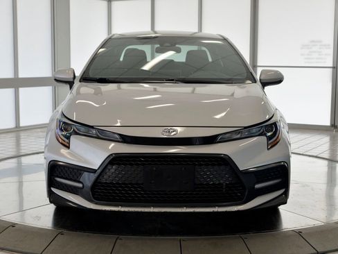 Used 2020 Toyota Corolla SE image 3
