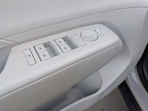 Used 2024 Hyundai Kona SEL image 13