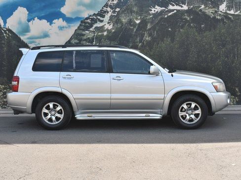 Used 2004 Toyota Highlander 2WD V6 image 2