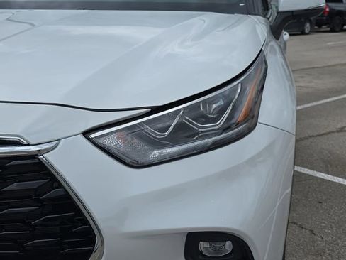 New 2026 Toyota Highlander Platinum image 33