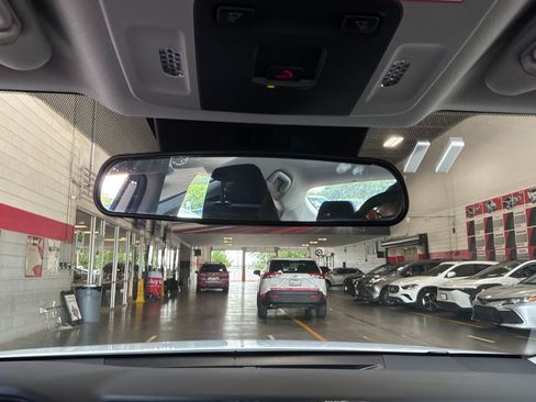 Used 2025 Toyota Camry LE FWD image 17