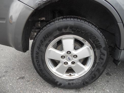 Used 2011 Ford Escape XLT w/ 203A Rapid Spec Order Code FWD image 8