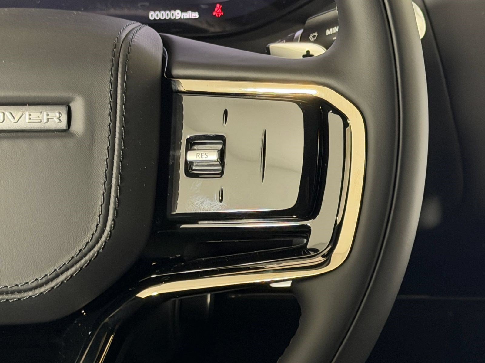 New 2026 Land Rover Range Rover Sport Dynamic SE AWD/4WD image 17