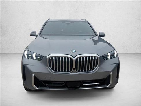 Used 2024 BMW X5 sDrive40i w/ Parking Assistance Package image 2