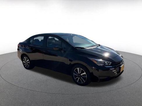 Used 2025 Nissan Versa SV FWD image 2