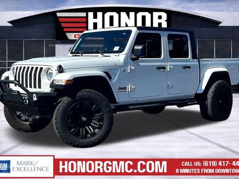 Used 2021 Jeep Gladiator Sport AWD/4WD image 3