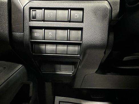 Used 2025 Toyota 4Runner SR5 AWD/4WD image 17