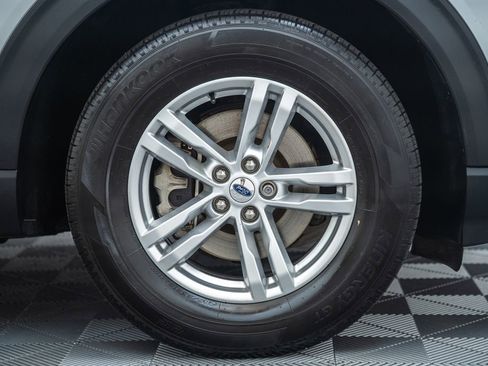 Used 2020 Ford Explorer XLT w/ Equipment Group 202A AWD/4WD image 20