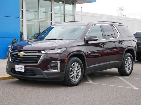 Used 2023 Chevrolet Traverse LT AWD/4WD image 2