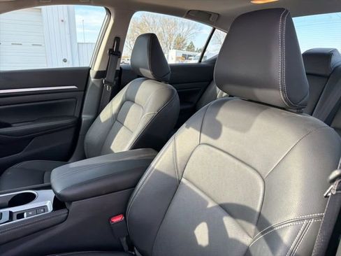 Used 2024 Nissan Altima 2.5 SL image 18