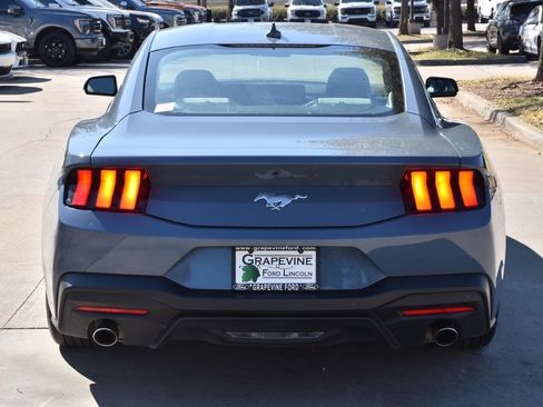 Certified 2025 Ford Mustang Premium image 9