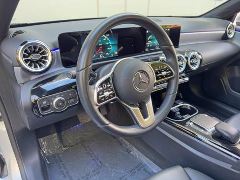 Used 2022 Mercedes-Benz A 220 image 13