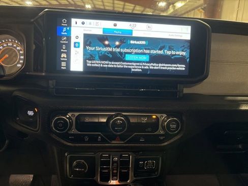 Used 2025 Jeep Wrangler Sport S image 18