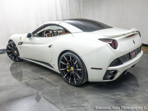 Used 2012 Ferrari California image 8