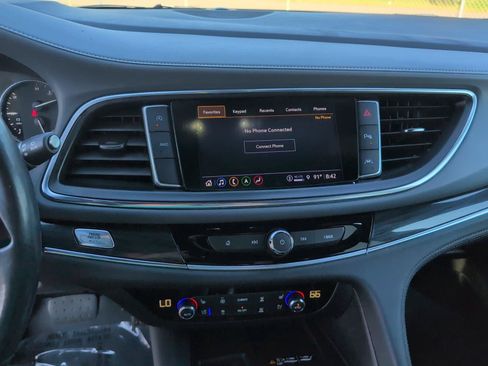 Used 2022 Buick Enclave Premium AWD/4WD image 17