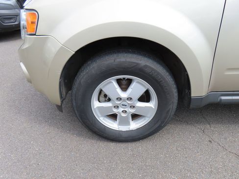 Used 2010 Ford Escape XLT FWD image 7