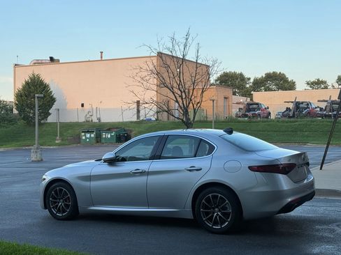 Used 2019 Alfa Romeo Giulia AWD image 9
