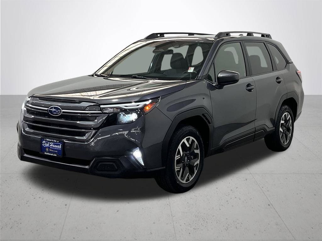Used 2025 Subaru Forester Premium AWD/4WD image 2