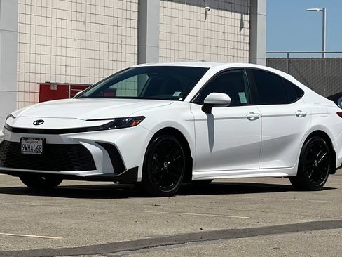 Certified 2026 Toyota Camry SE FWD image 10