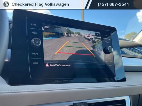 New 2026 Volkswagen Taos SE FWD image 39