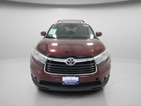 Used 2016 Toyota Highlander XLE AWD/4WD image 9