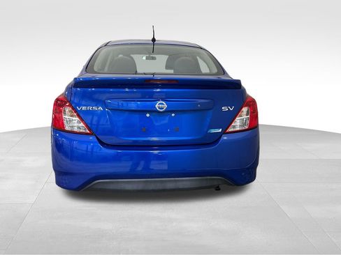 Used 2016 Nissan Versa SV FWD image 4