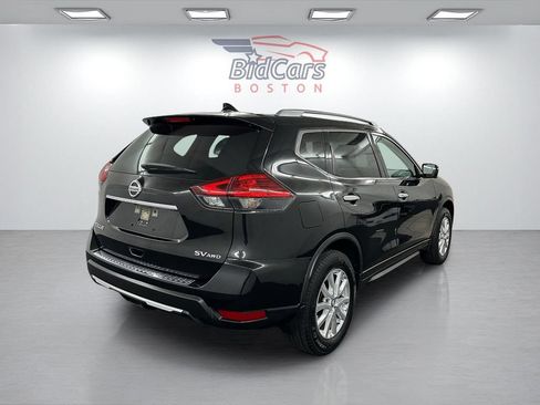 Used 2017 Nissan Rogue SV w/ Sun & Sound Touring Package AWD/4WD image 4