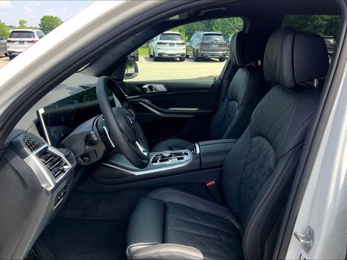 Used 2026 BMW X7 xDrive40i w/ Premium Package image 7