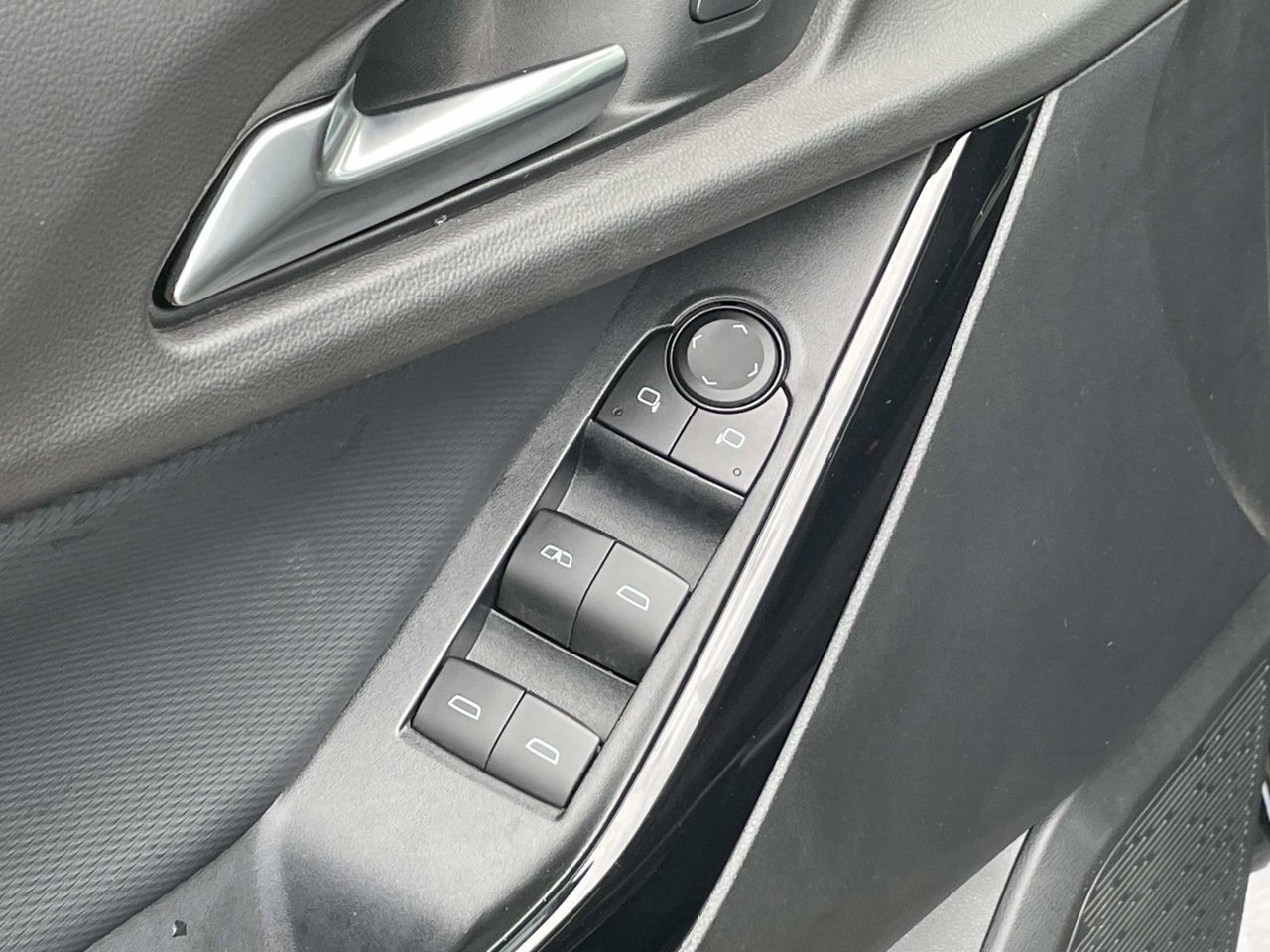 Used 2026 Chevrolet Equinox LT FWD image 14
