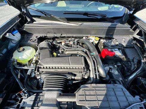 New 2025 Ford Maverick Lariat w/ 4K Tow Package image 25