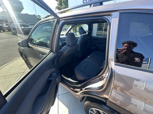 Used 2025 Subaru Forester Premium w/ Convenience Package #2 AWD/4WD image 7