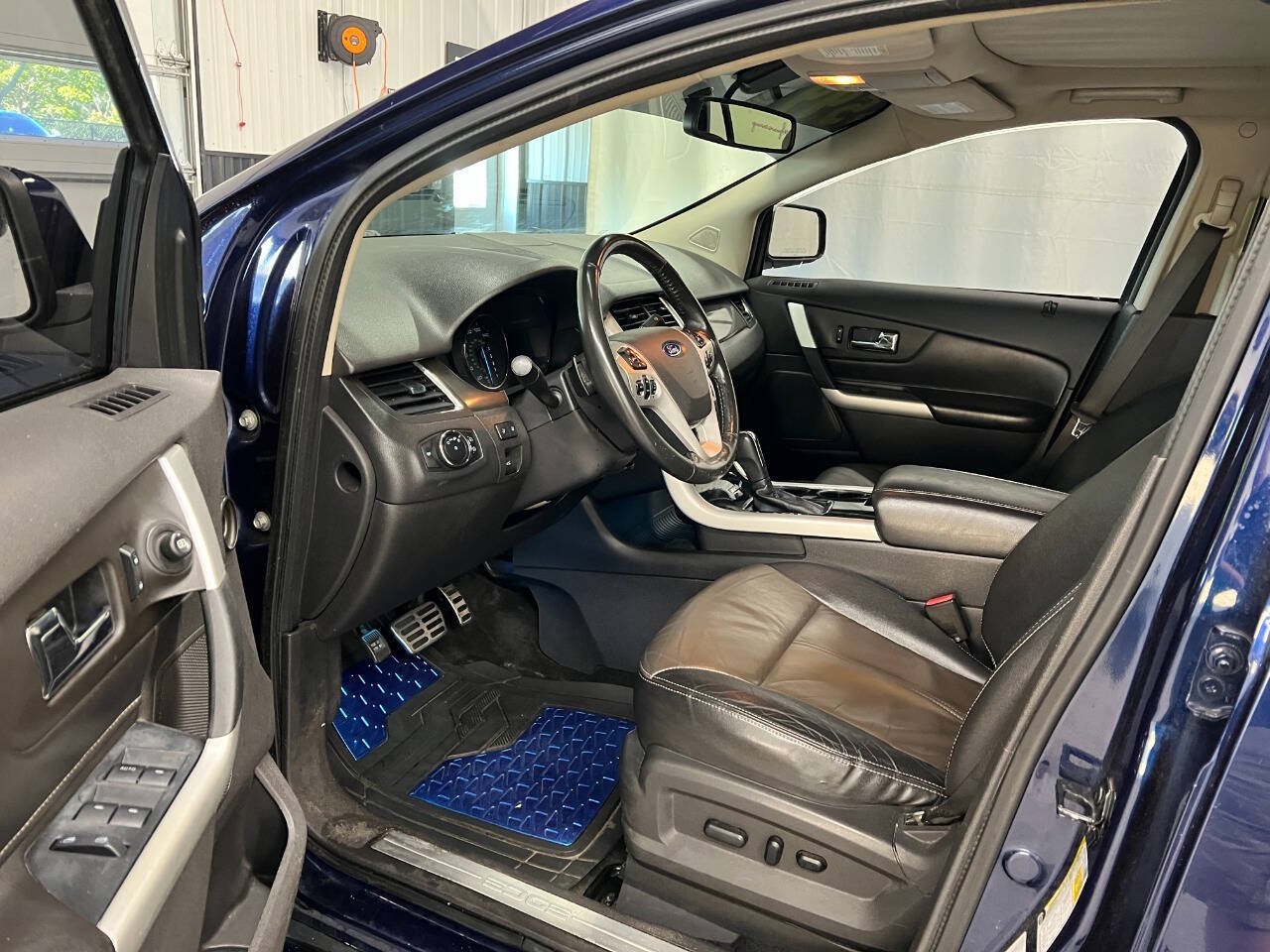 Used 2011 Ford Edge Sport w/ Canadian Touring Pkg AWD/4WD image 7