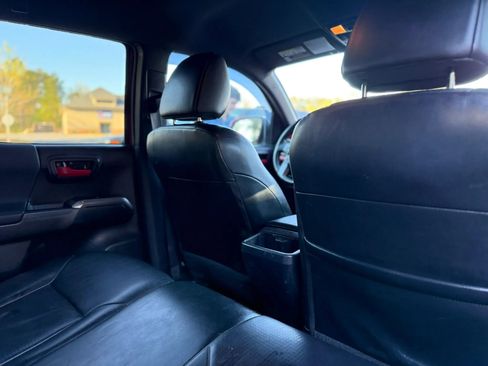 Used 2017 Toyota Tacoma TRD Pro image 28