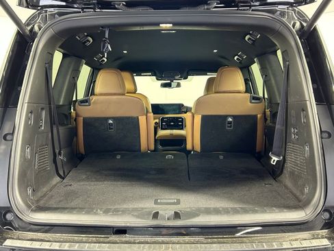 Used 2025 Nissan Armada SL w/ Captain's Chari Seat Package AWD/4WD image 15