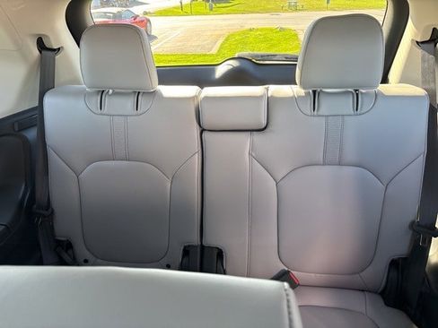 New 2025 Honda Pilot EX-L image 12
