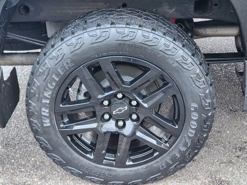 Used 2021 Chevrolet Silverado 1500 LT Trail Boss w/ Convenience Package II image 12