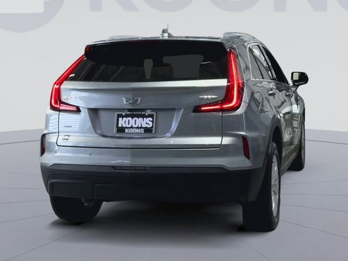 Used 2024 Cadillac XT4 Luxury w/ Cold Weather Package AWD/4WD image 12