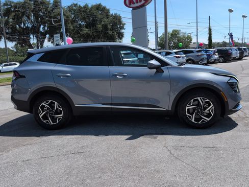 Certified 2025 Kia Sportage LX FWD image 4