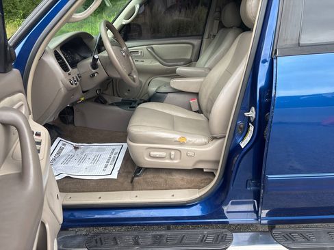 Used 2005 Toyota Tundra Limited w/ All Weather Guard Pkg AWD/4WD image 28