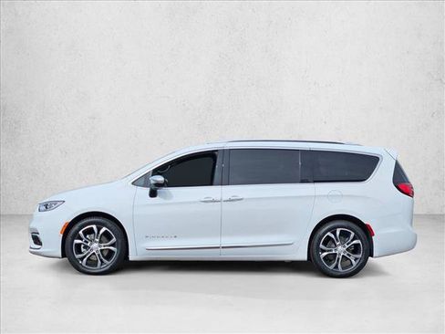 New 2026 Chrysler Pacifica Pinnacle FWD image 10